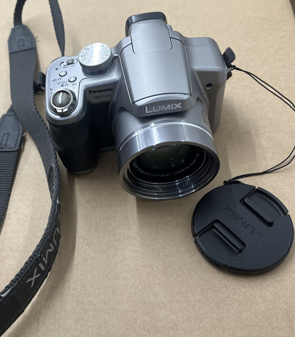 Panasonic Lumix DMC-FZ18 DigitalKamera | Silber0