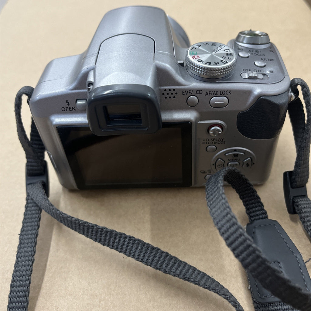 Panasonic Lumix DMC-FZ18 DigitalKamera | Silber3